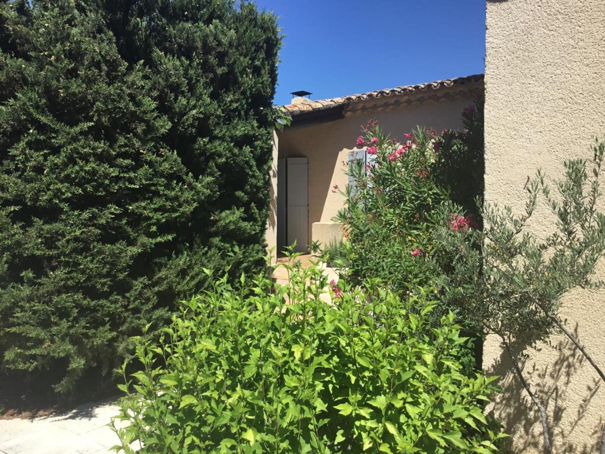 Petit Cocon Dans Le Luberon Lägenhet Lauris Exteriör bild